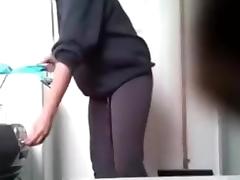 Voyeur tapes a girl with fantastic body naked in the bathroom