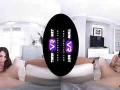 Perfect VR sex play with a young hon playing the daughter
