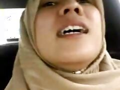 Indonesian muslim fuck in car