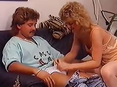 Scharfe girls mit feuchten spalten teil 2 (1988)