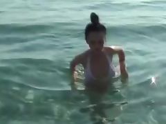 Amateur babe gets picked up for sex at the beach