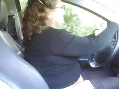 Mature woman fucking a boy in his car