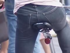 Candid jeans video of Asian amateur with firm butt armd00300B