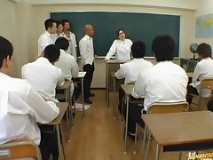 Yuki TsukamotoÂ´s In The Middle Of A Teacher Gangbang